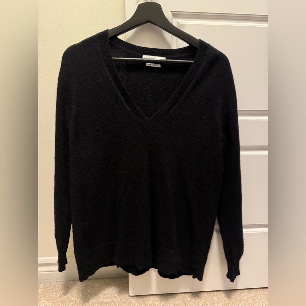 Zara Black Cashmere V-Neck Long Sleeve Sweater